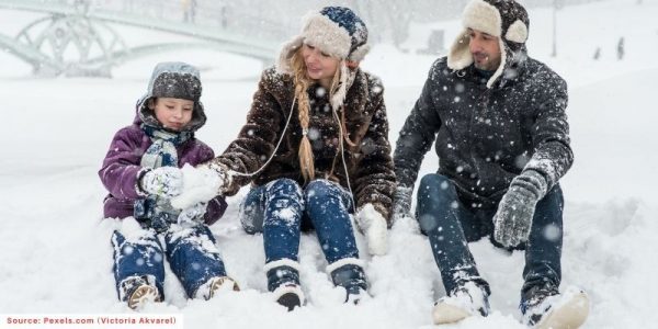 family goes on weekend winter vacation